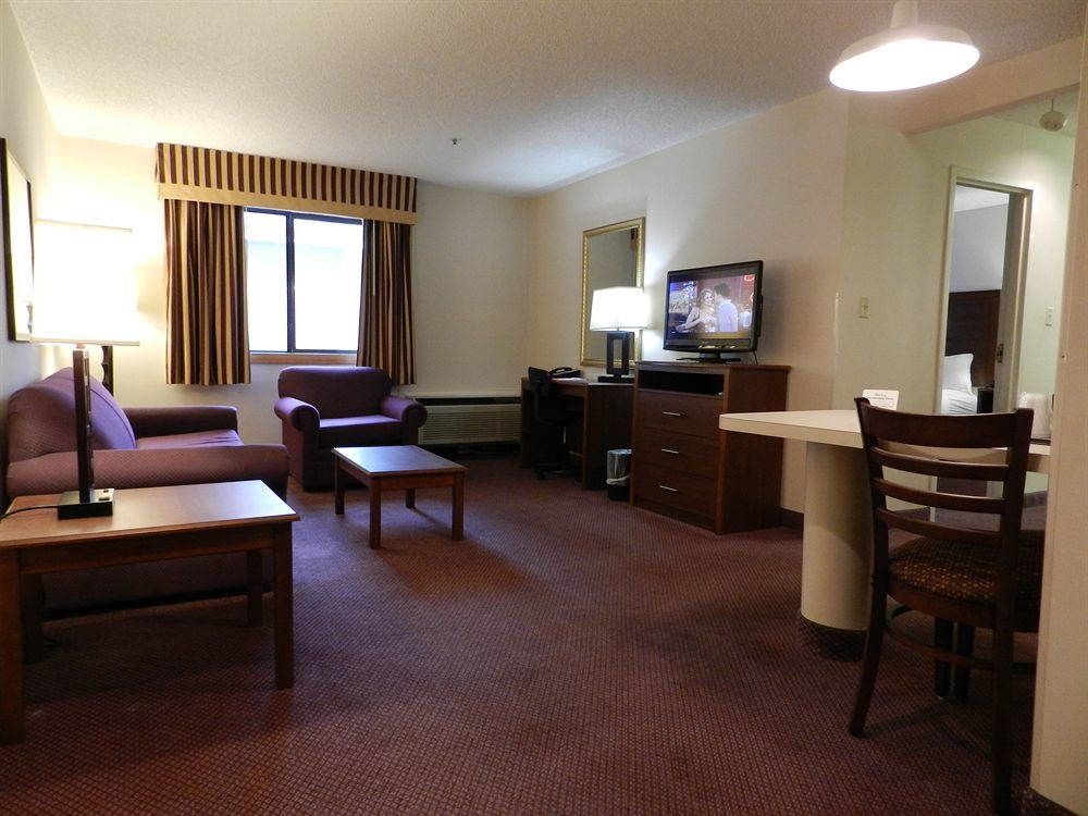 Ashmore And Motel