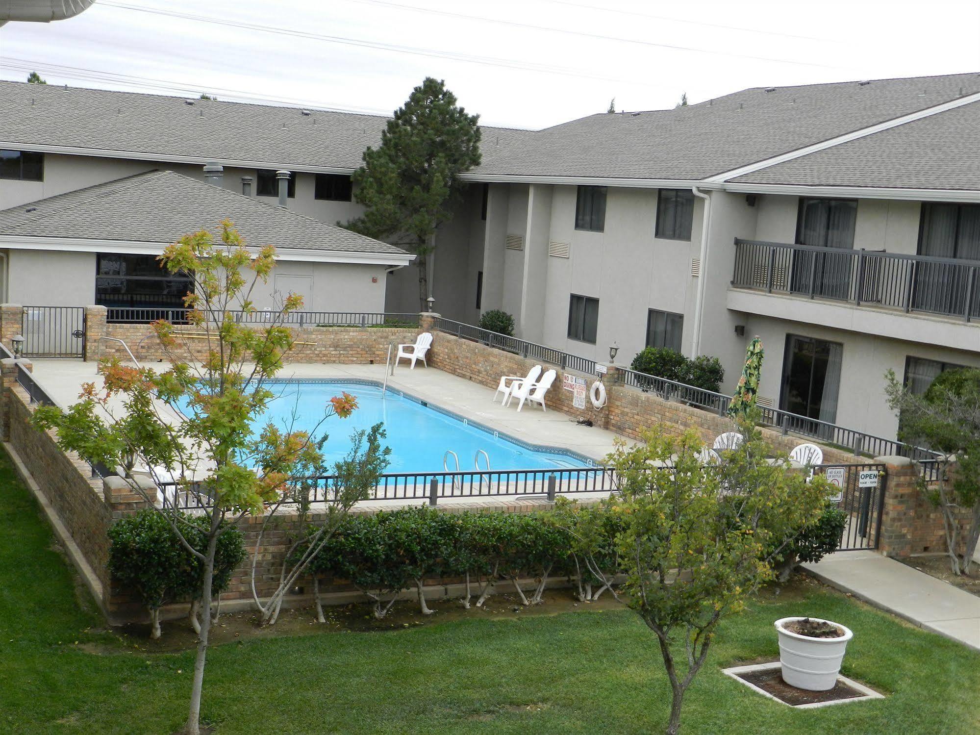 Ashmore And Motel